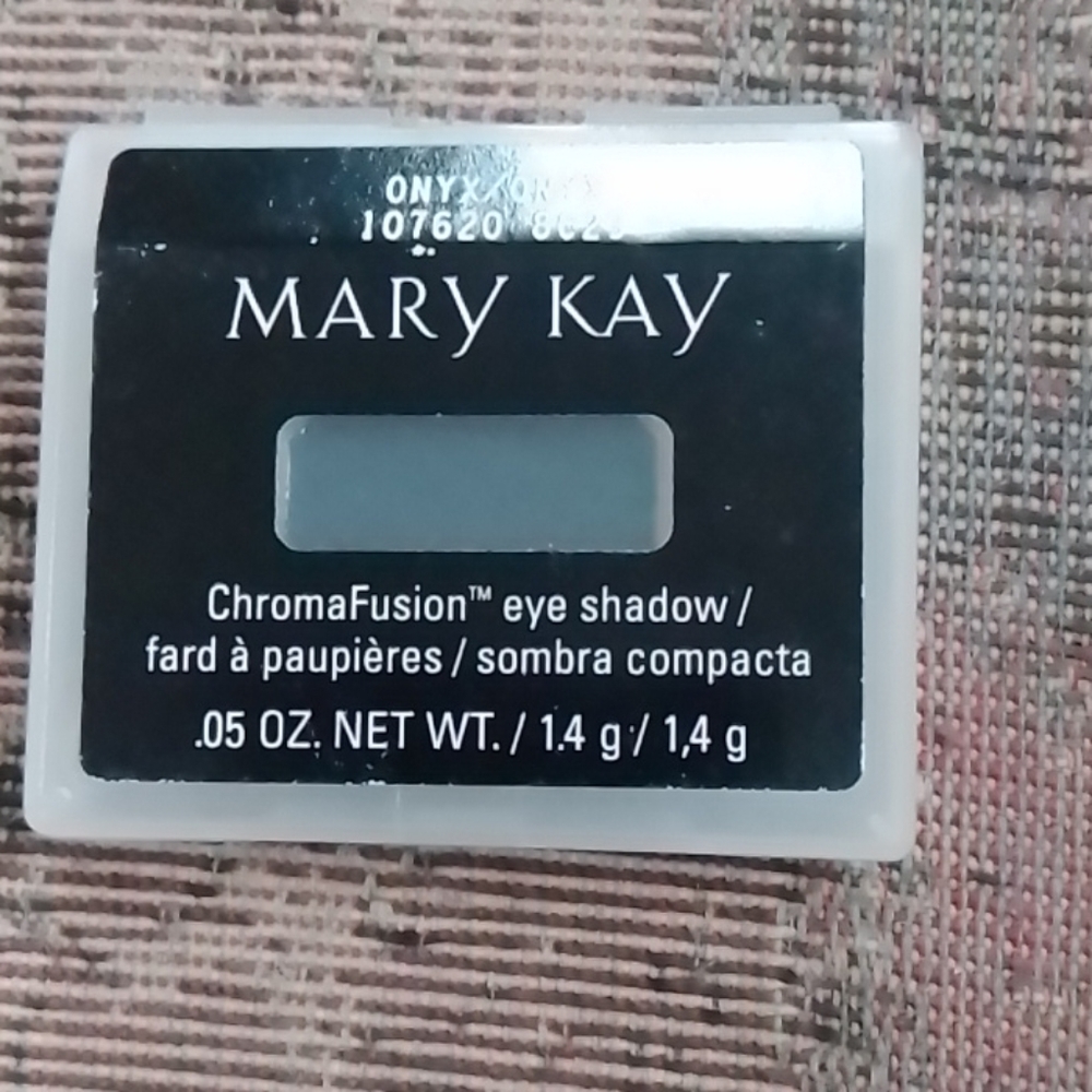 Mary Kay Onyx Eyeshadow
